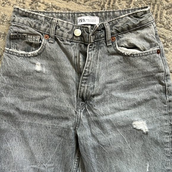 Zara ripped mom fit jeans - Picture 3 of 6